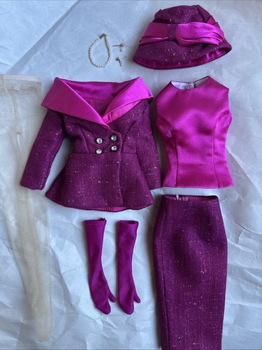 Tonner 2003 kitty - 2003, collier